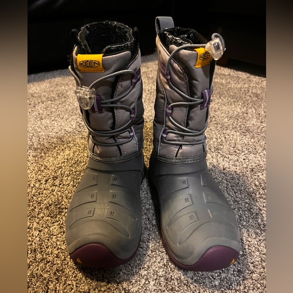 Keen Youth Winter Boots Sz 2 - Picture 3 of 5